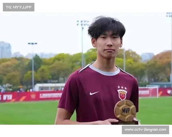 门兴格拉德巴赫有意中国球员李新翔，转会费超300万欧元